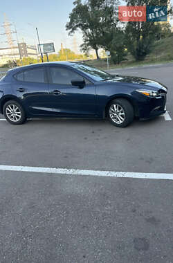 Хэтчбек Mazda 3 2016 в 