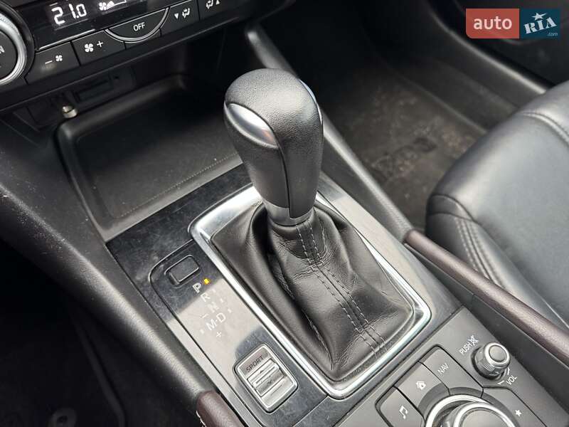 Седан Mazda 3 2016 в Киеве