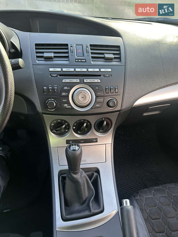Хэтчбек Mazda 3 2009 в Киеве