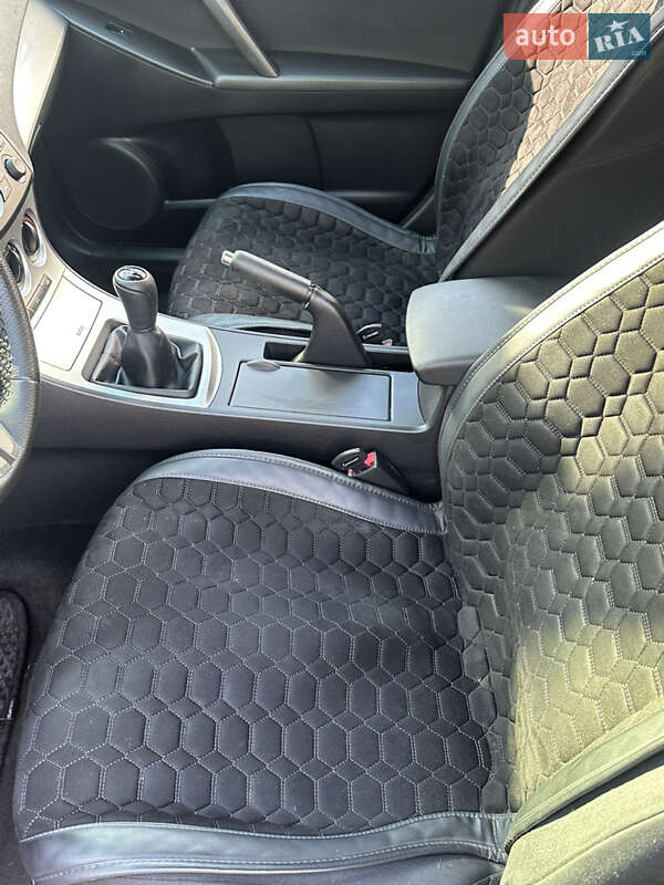 Хэтчбек Mazda 3 2009 в Киеве