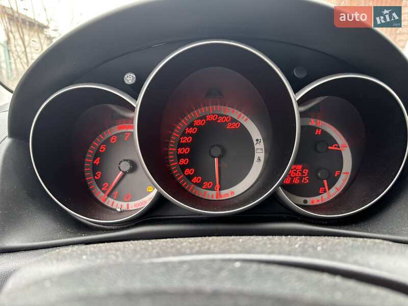 Седан Mazda 3 2004 в Старих Петрівцях