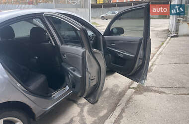 Седан Mazda 3 2004 в 
