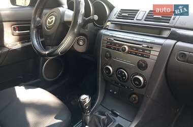 Седан Mazda 3 2006 в 