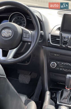Седан Mazda 3 2016 в 
