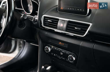 Седан Mazda 3 2015 в 