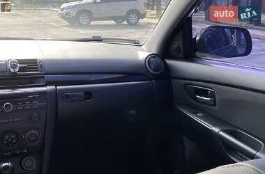 Седан Mazda 3 2006 в 