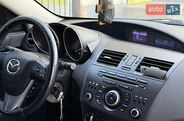Хэтчбек Mazda 3 2012 в 