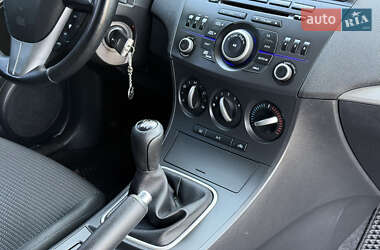 Хэтчбек Mazda 3 2012 в 