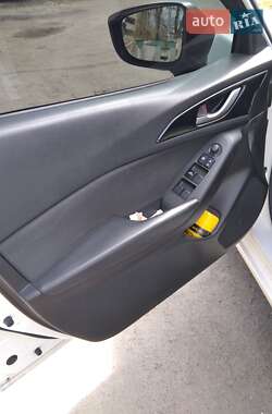 Хэтчбек Mazda 3 2014 в 