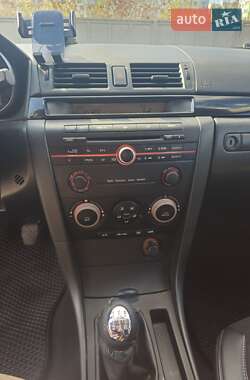 Хэтчбек Mazda 3 2005 в 
