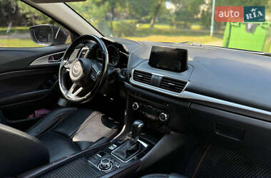 Седан Mazda 3 2016 в 