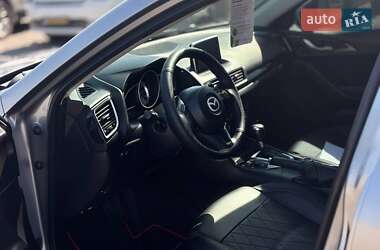 Седан Mazda 3 2015 в 