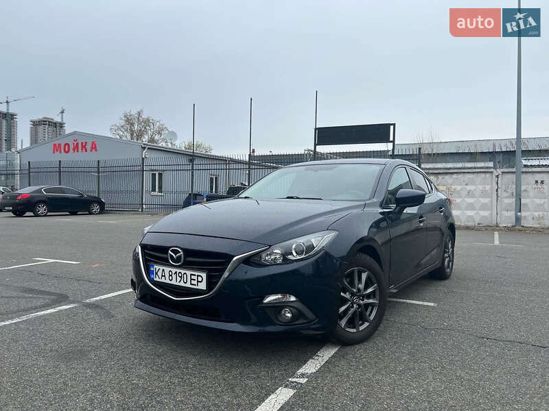 Седан Mazda 3 2015 в 