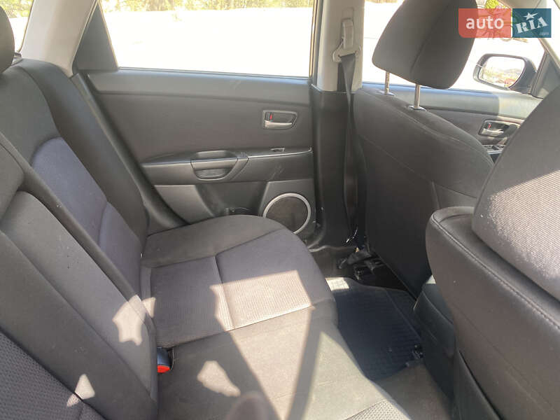 Хэтчбек Mazda 3 2006 в Вижнице
