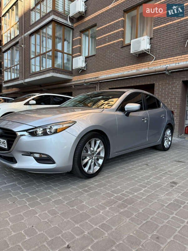 Седан Mazda 3 2016 в Дніпрі