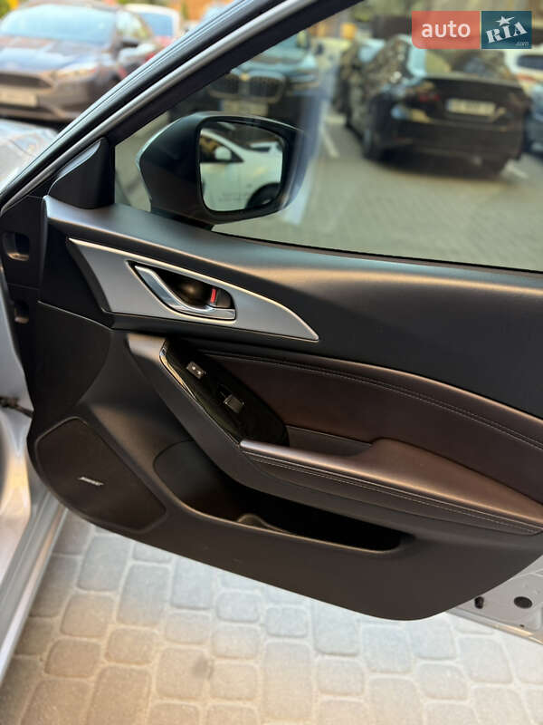Седан Mazda 3 2016 в Дніпрі