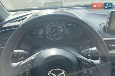Хэтчбек Mazda 3 2016 в 