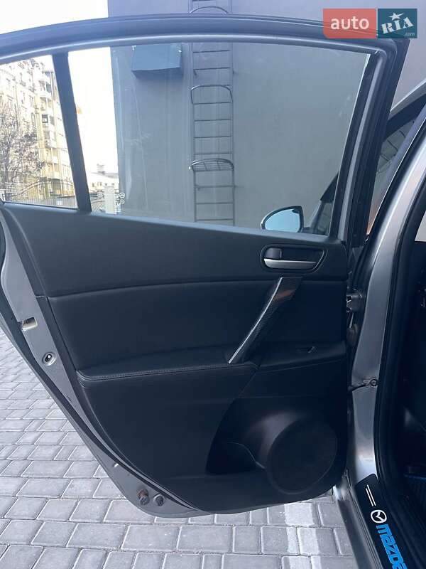 Седан Mazda 3 2012 в Одесі