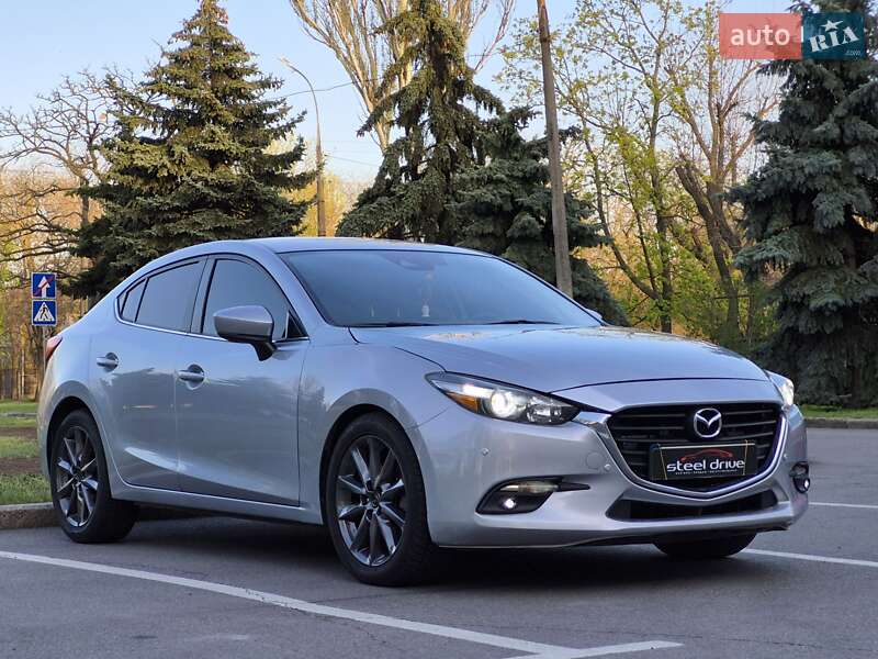 Седан Mazda 3 2017 в Миколаєві