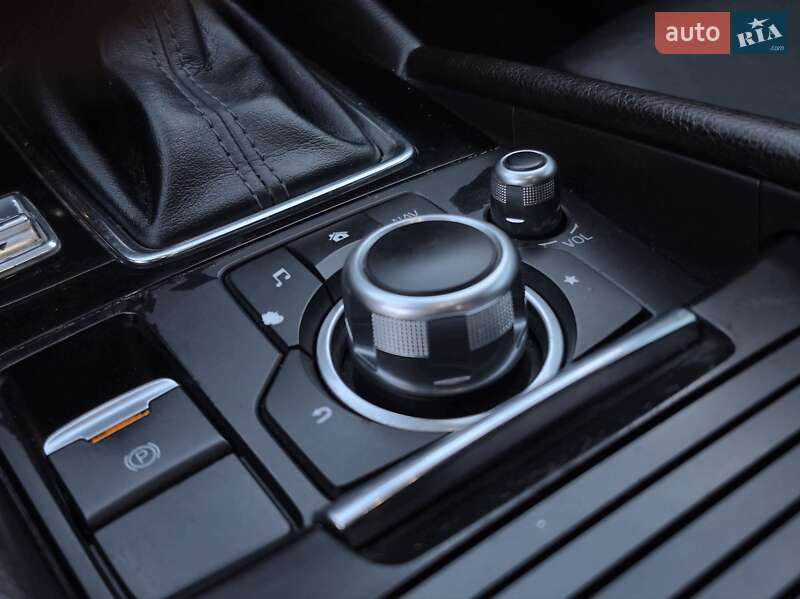 Седан Mazda 3 2017 в Миколаєві