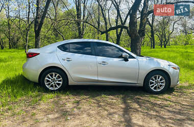 Седан Mazda 3 2017 в 