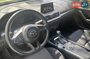 Седан Mazda 3 2017 в 