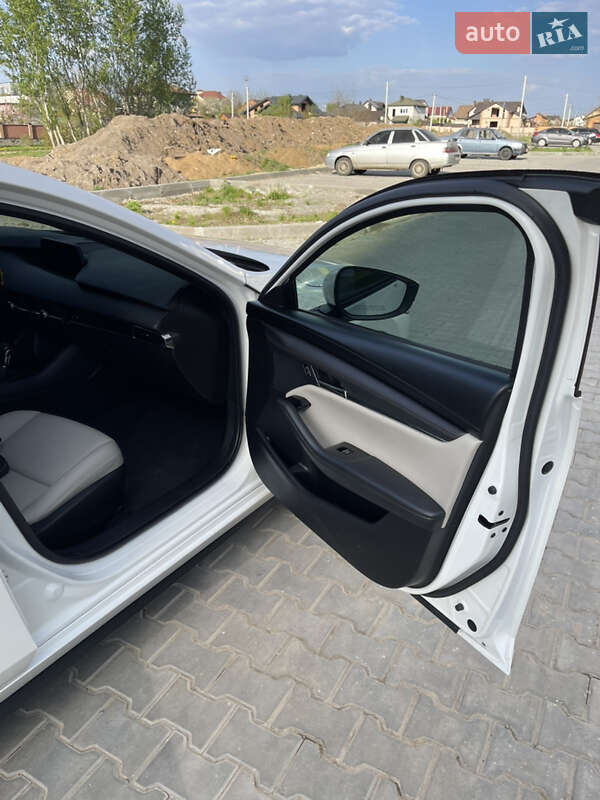 Хэтчбек Mazda 3 2019 в Полтаве