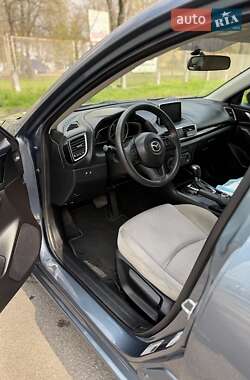 Седан Mazda 3 2014 в 