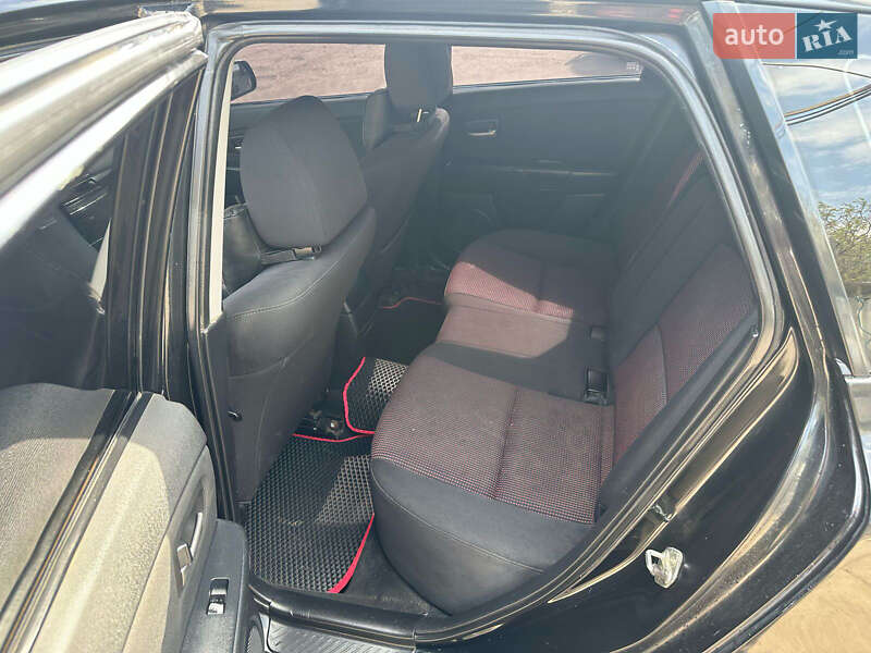 Хэтчбек Mazda 3 2004 в Харькове