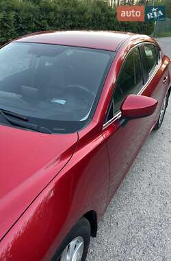 Седан Mazda 3 2014 в 