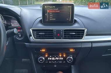 Седан Mazda 3 2014 в 