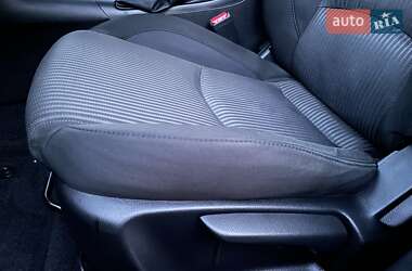 Седан Mazda 3 2014 в 