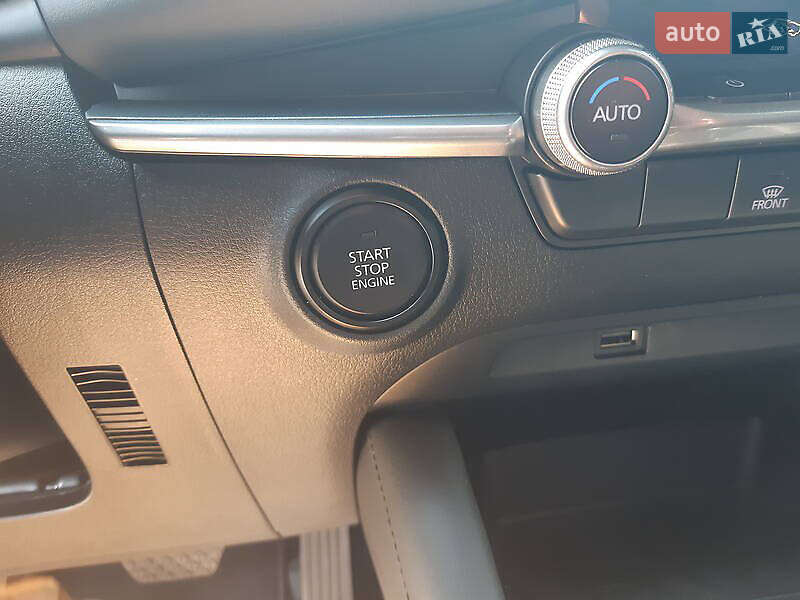 Седан Mazda 3 2019 в Києві