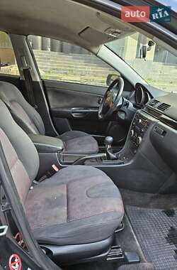 Седан Mazda 3 2004 в 