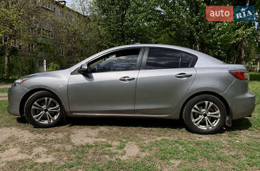 Седан Mazda 3 2012 в 