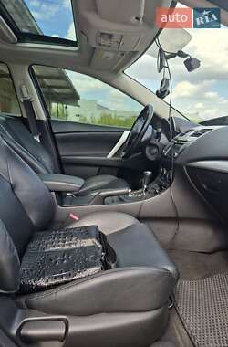 Седан Mazda 3 2012 в 
