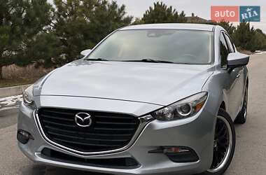 Седан Mazda 3 2017 в 