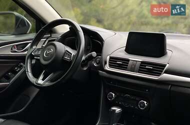 Седан Mazda 3 2017 в 