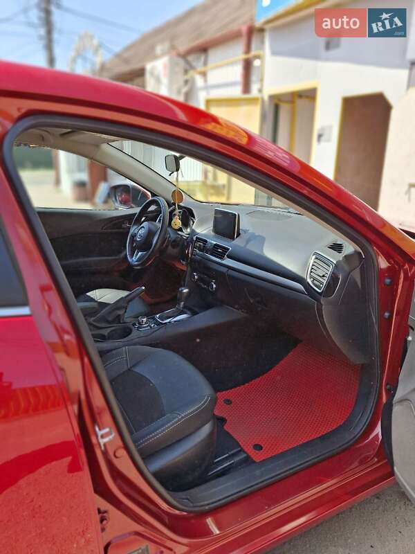 Седан Mazda 3 2016 в Киеве