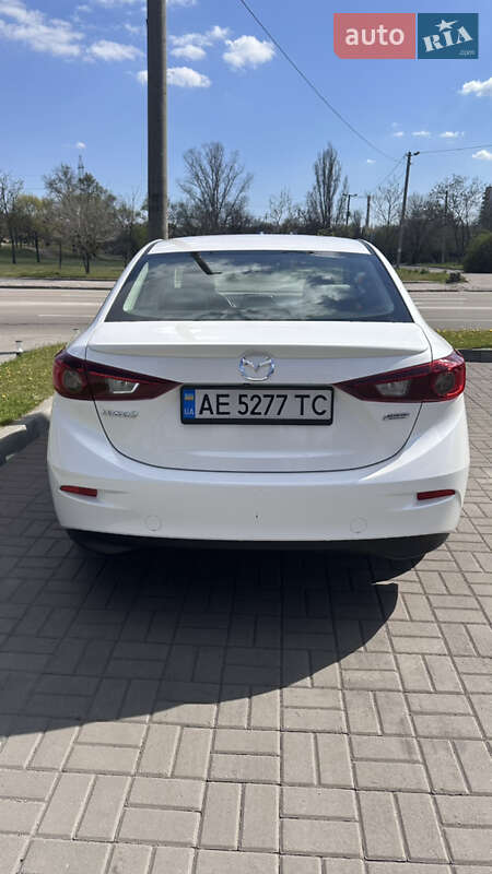 Седан Mazda 3 2015 в Днепре