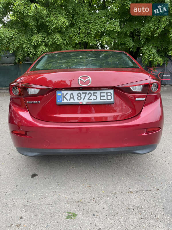 Седан Mazda 3 2015 в Львове