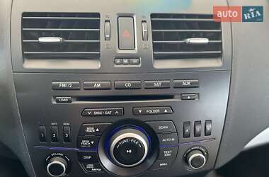 Седан Mazda 3 2011 в 