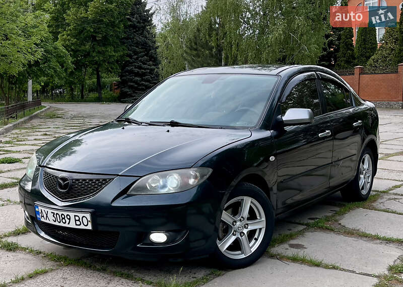 Седан Mazda 3 2004 в 