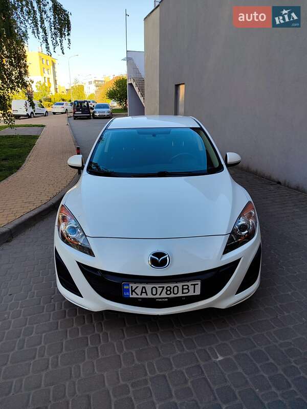 Седан Mazda 3 2011 в Киеве