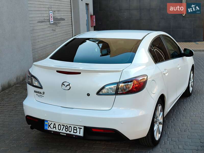 Седан Mazda 3 2011 в Киеве