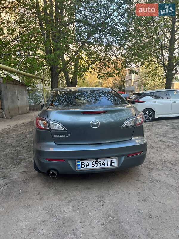 Седан Mazda 3 2011 в Кропивницком