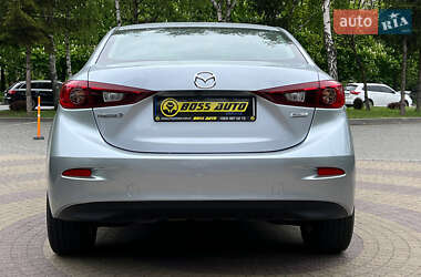 Седан Mazda 3 2016 в 