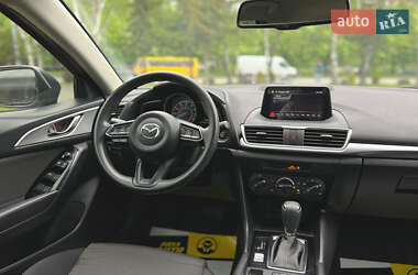Седан Mazda 3 2016 в 