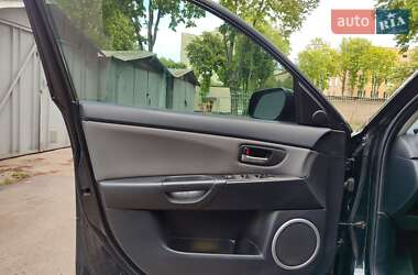 Седан Mazda 3 2006 в 