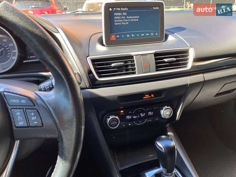 Седан Mazda 3 2013 в Киеве